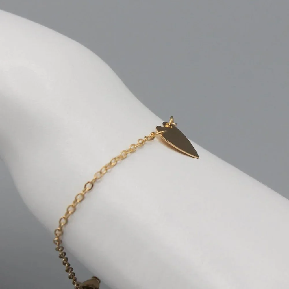 Jewelry bracelet heart love romantic yellow gold tone minimalist dainty new